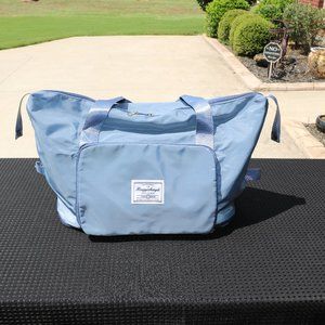 Hengyishengdi Foldable Waterproof Nylon Lt. Blue Carryon Tote Bag (NWOT)